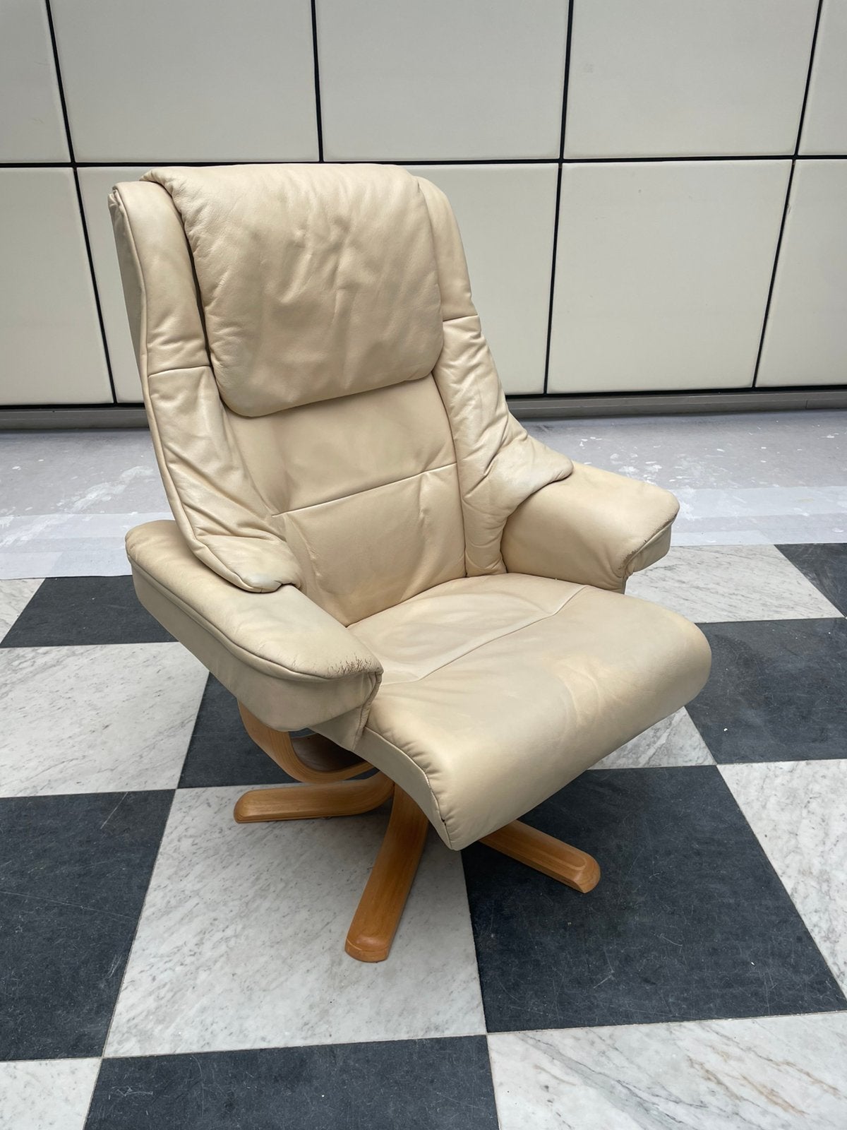 Beige verstelbare fauteuil die kan draaien, Ophalen of Verzenden, Zo goed als nieuw, 75 tot 100 cm, 50 tot 75 cm
