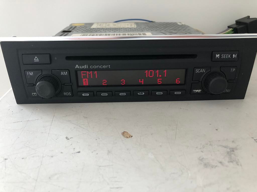 ORIGINEEL AUDI A4 B5 B6 B7 CONCERT 2 RADIO CD SPELER BOSE S4, Ophalen of Verzenden, Zo goed als nieuw