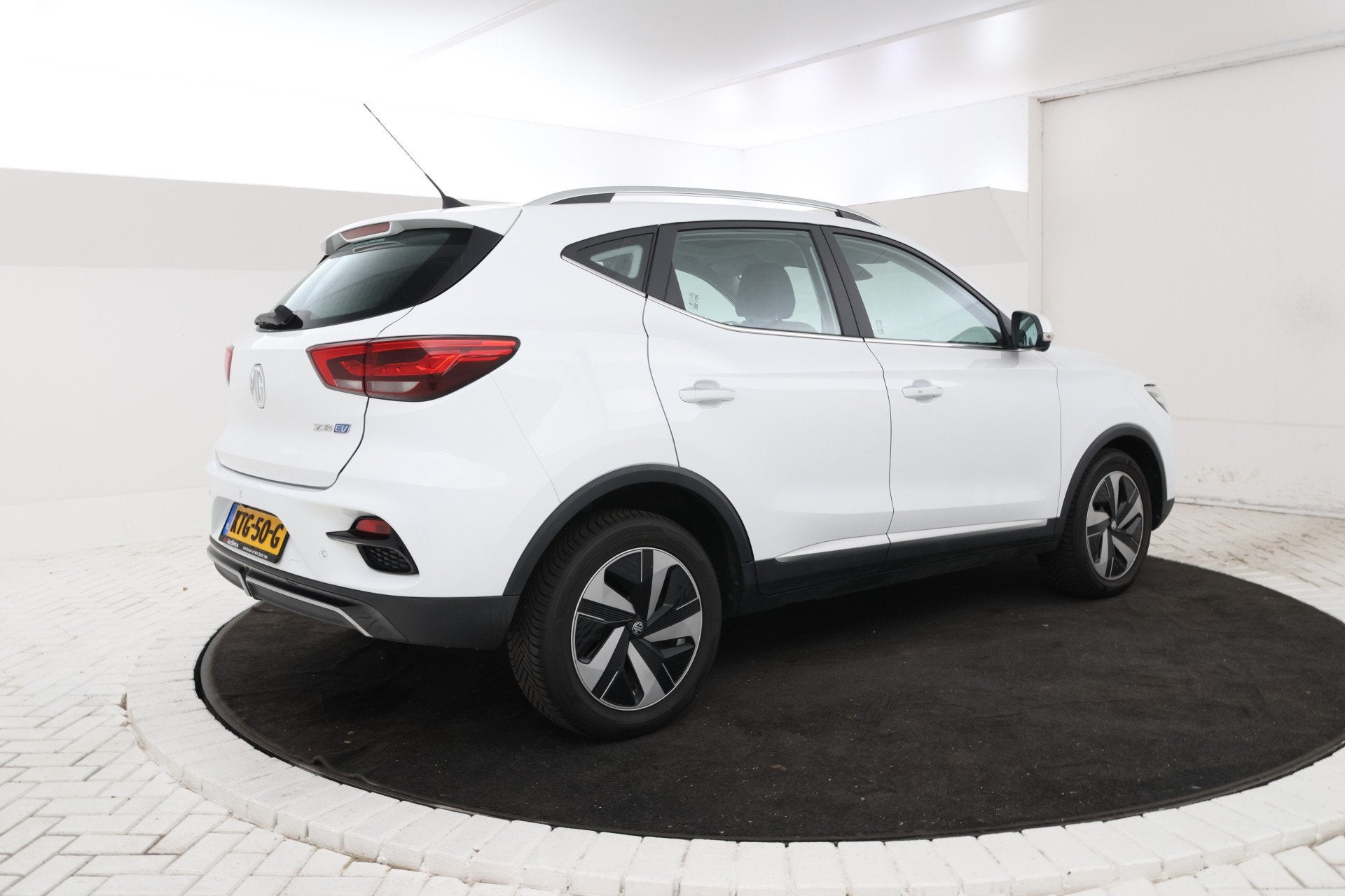MG ZS EV MG EV Long Range Luxury 70 kWh Panorama, 360 camera, Gebruikt, Met garantie (alle), ZS, Zwart