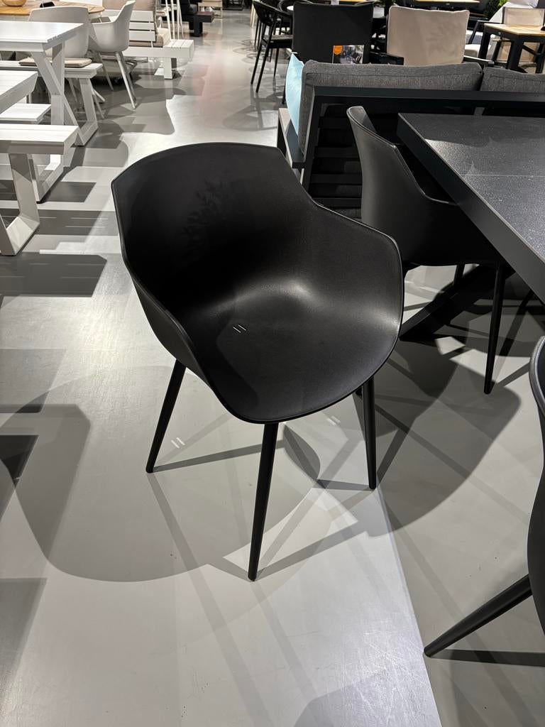 4 zwarte kuipstoelen voor buiten, Huis en Inrichting, Stoelen, Gebruikt, Vier, Kunststof, Zwart, Ophalen