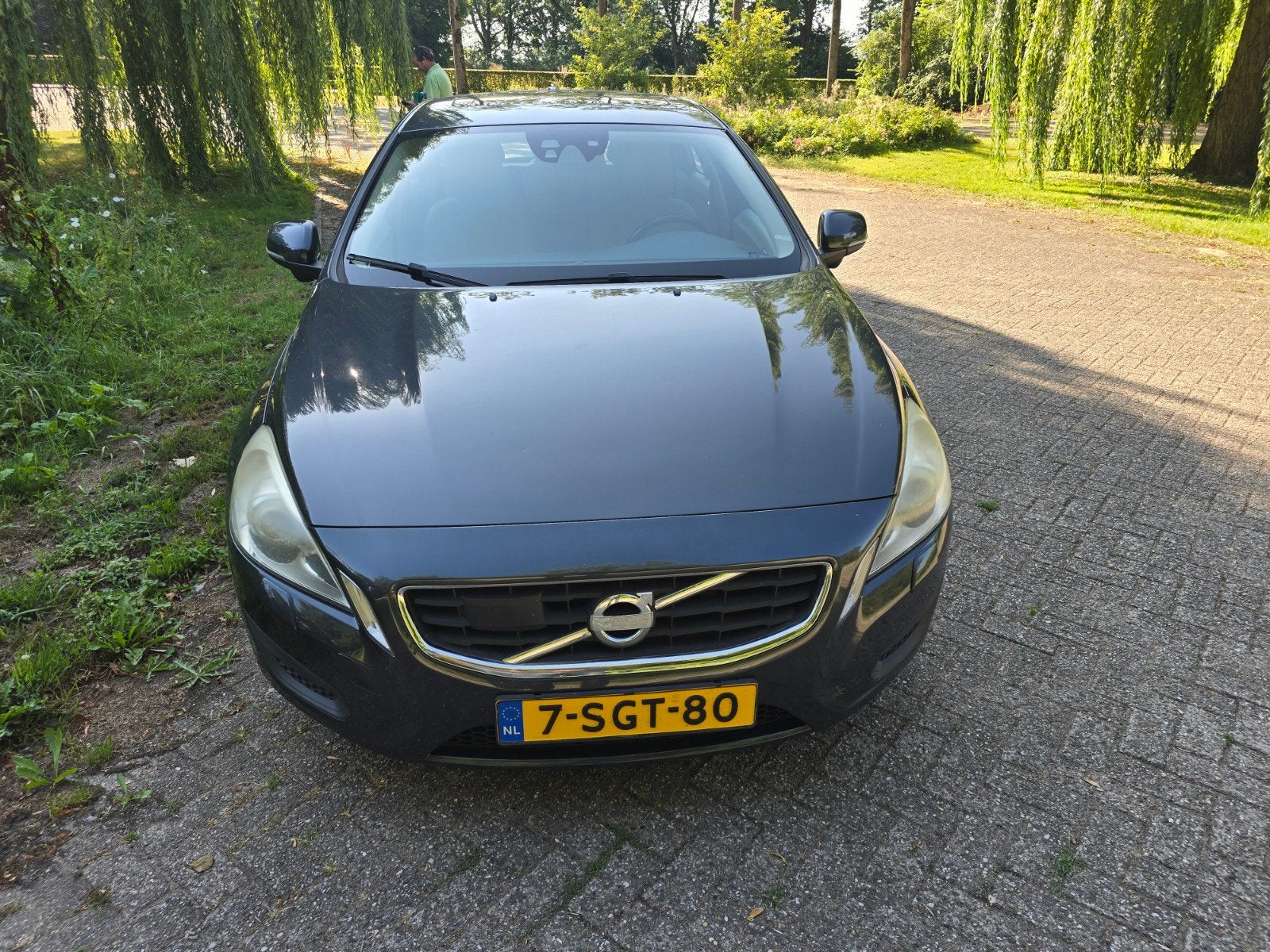 Volvo V60 2.4D5 151KW AUT 2010 Grijs airco sch. dak, Auto's, Volvo, 1800 kg, Beige, 1535 kg, Leder en Stof