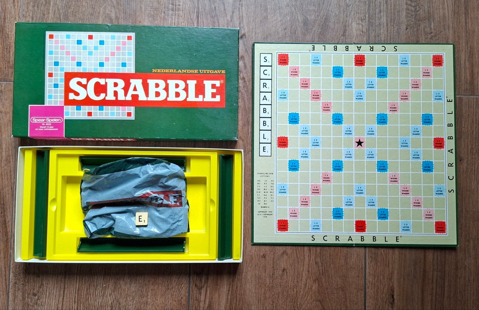 Scrabble compleet, Hobby en Vrije tijd, Gezelschapsspellen | Bordspellen, Ophalen of Verzenden, Zo goed als nieuw