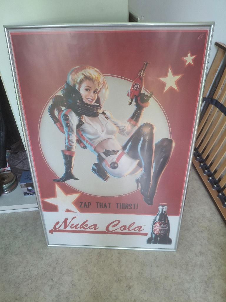Fallout poster in lijst, Ophalen, Met lijst, Deurposter of groter, Overige onderwerpen