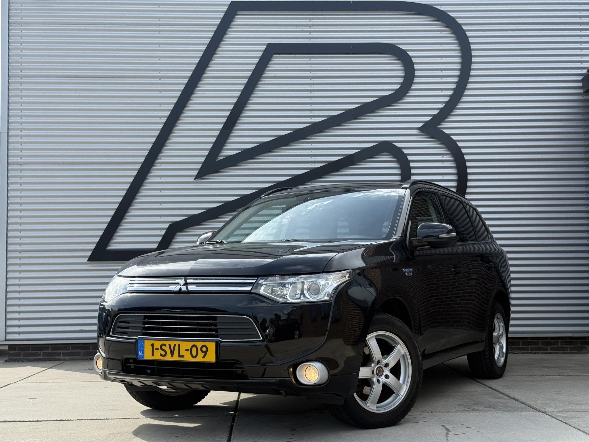 Mitsubishi Outlander 2.0 PHEV instyle 2e Eigenaar|Pano|Camer, Auto's, 1998 cc, Euro 6, 4 cilinders, Zwart