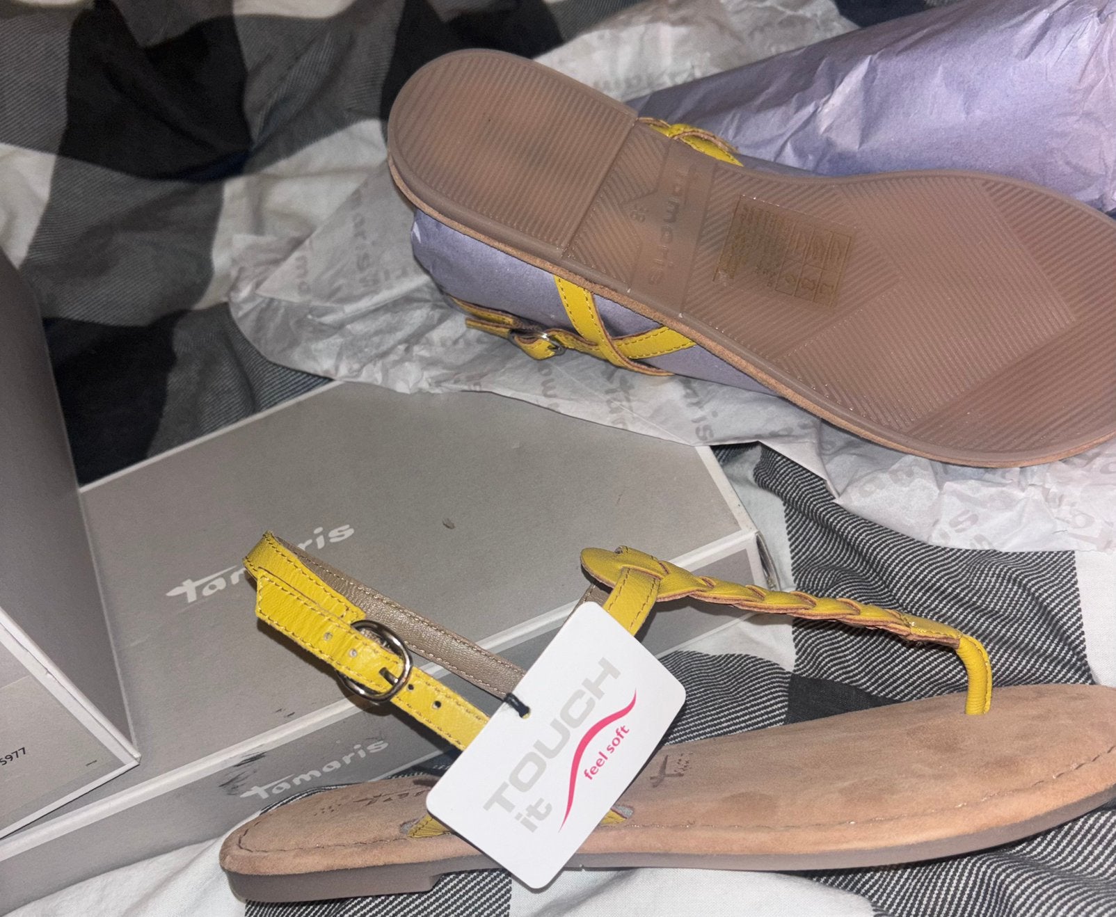 Tamaris sandaaltjes 38 nieuw in de doos, Geel, Nieuw, Sandalen of Muiltjes, Ophalen of Verzenden