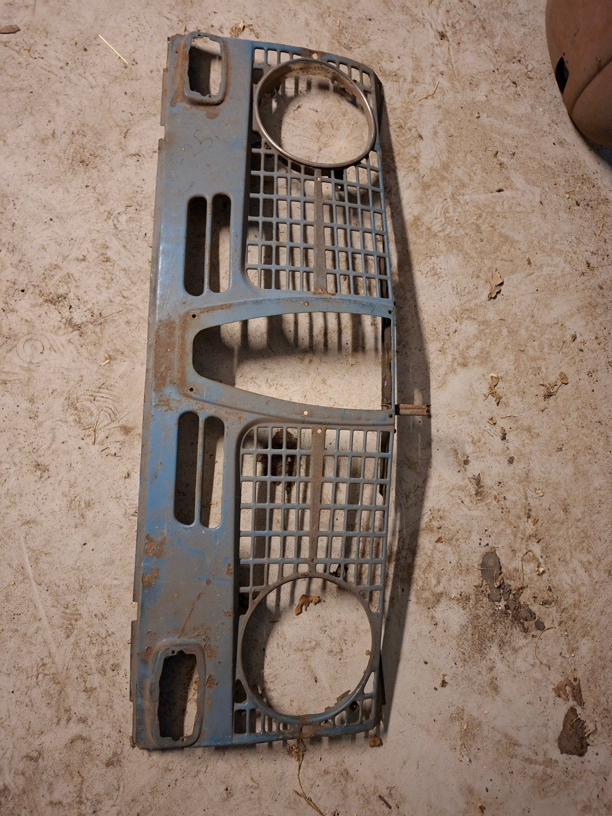 Saab 96 lange neus gril., Ophalen