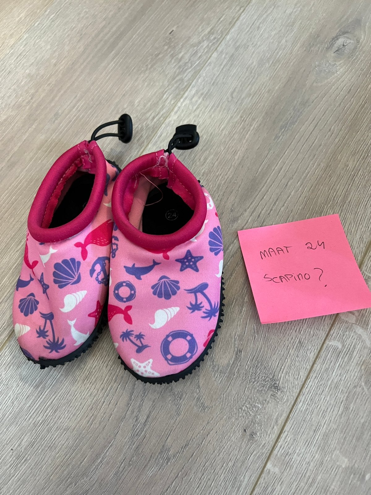 Waterschoentjes maat 24, Kinderen en Baby's, Babykleding | Schoentjes en Sokjes, Schoentjes, Meisje, Ophalen of Verzenden, Zo goed als nieuw