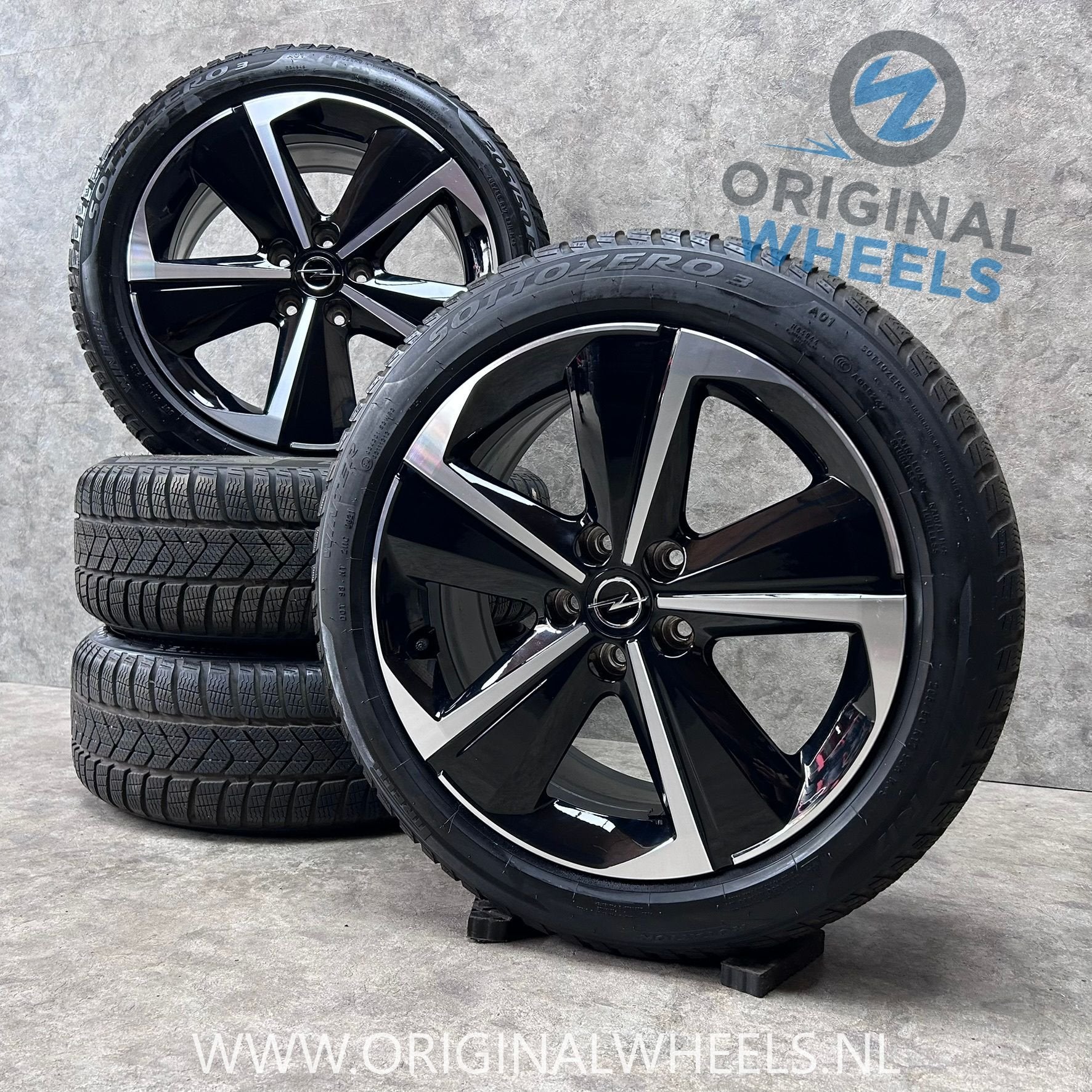 DIV. 17 inch originele velgen + winterbanden Opel Astra L