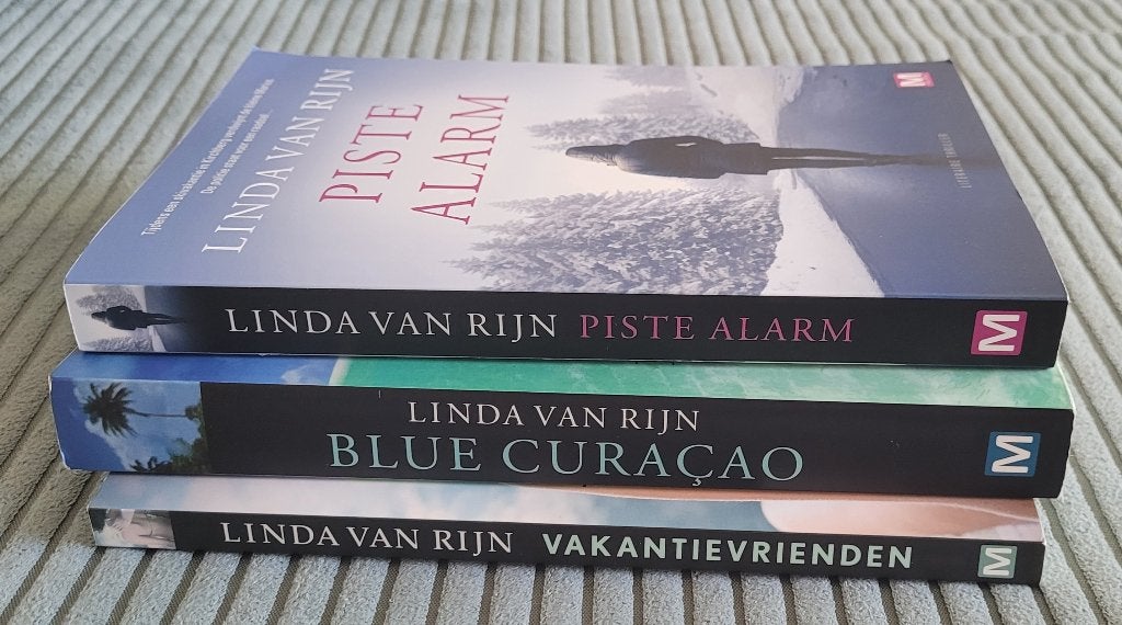 LINDA van RIJN, Piste alarm, Blue Curaçao, Vakantievrienden, Ophalen of Verzenden, Zo goed als nieuw, Linda van Rijn, Nederland