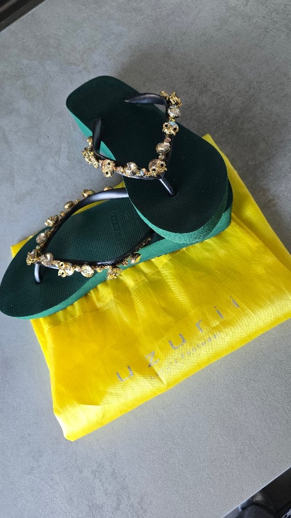 Uzurii slippers met strass steentjes - Maat 38, Slippers, Uzurii, Ophalen of Verzenden, Zo goed als nieuw
