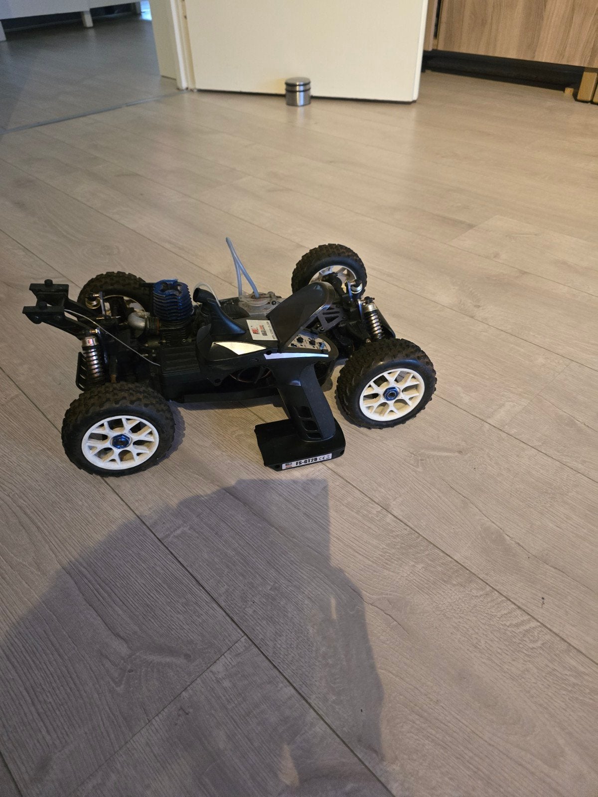 RC Auto Offroad Nitro - Compleet met afstandsbedieningin, Gebruikt, Auto offroad, Ophalen of Verzenden, Overige schalen
