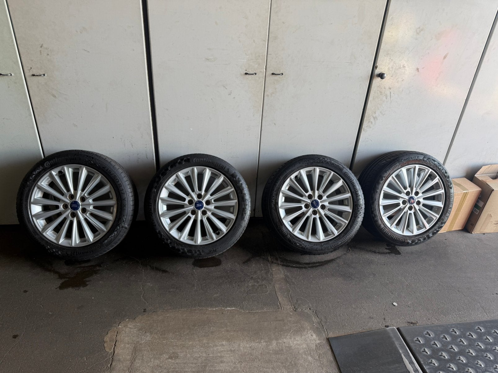 Set Originele Ford lichtmetalen velgen Continental banden, 215 mm, Banden en Velgen, 17 inch, Ophalen of Verzenden