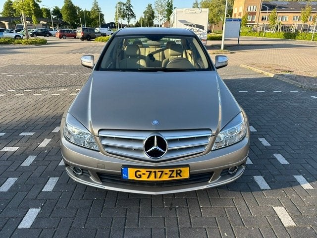 Mercedes-Benz C-Klasse 2.2 CDI C220 Sedan AUT 2007 Bruin, Auto's, Automaat, 1800 kg, Beige, 4 cilinders