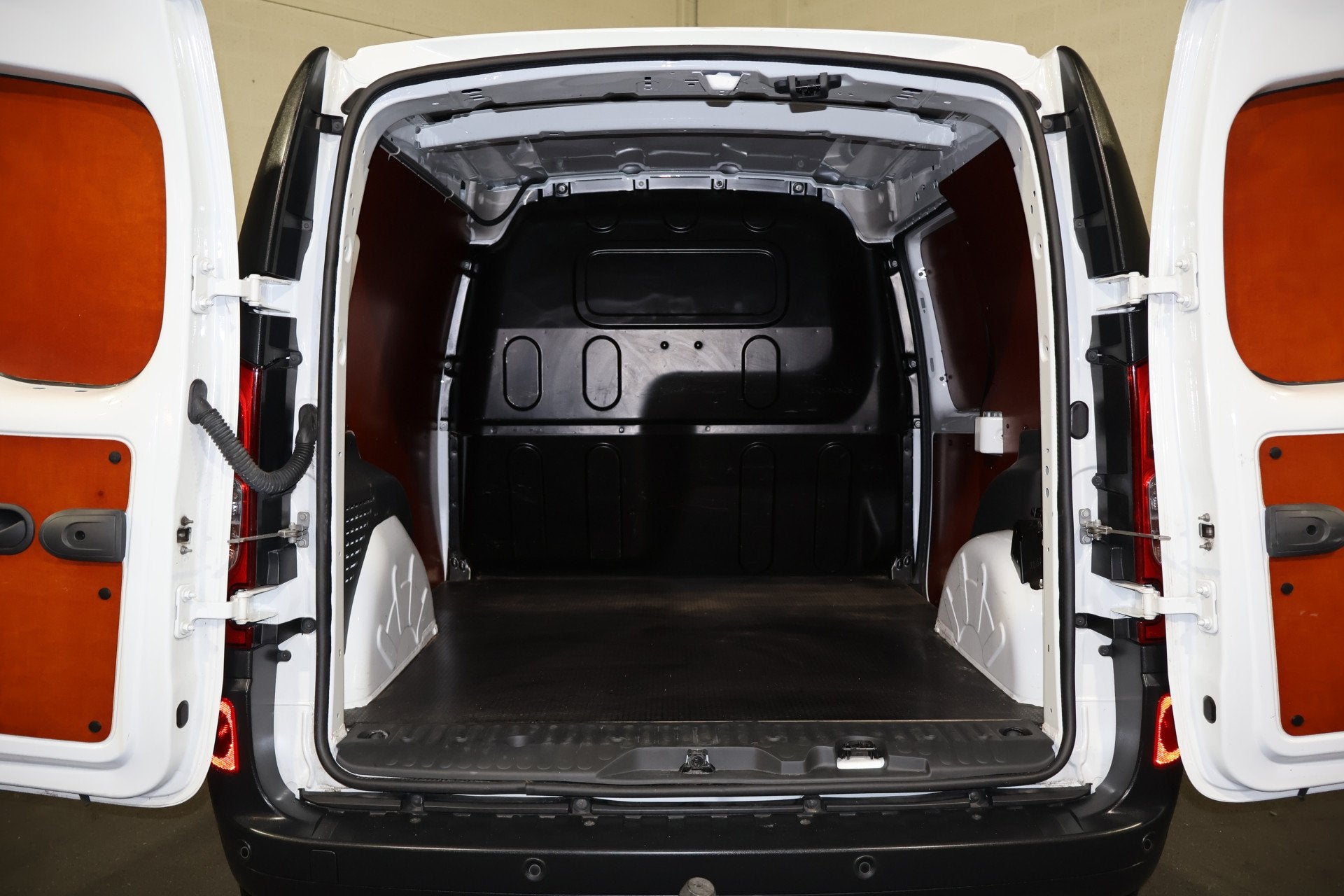 Mercedes-Benz Citan 111 CDI Airco Navigatie Camera Trekhaak, Auto's, Voorwielaandrijving, Gebruikt, Euro 6, 4 cilinders