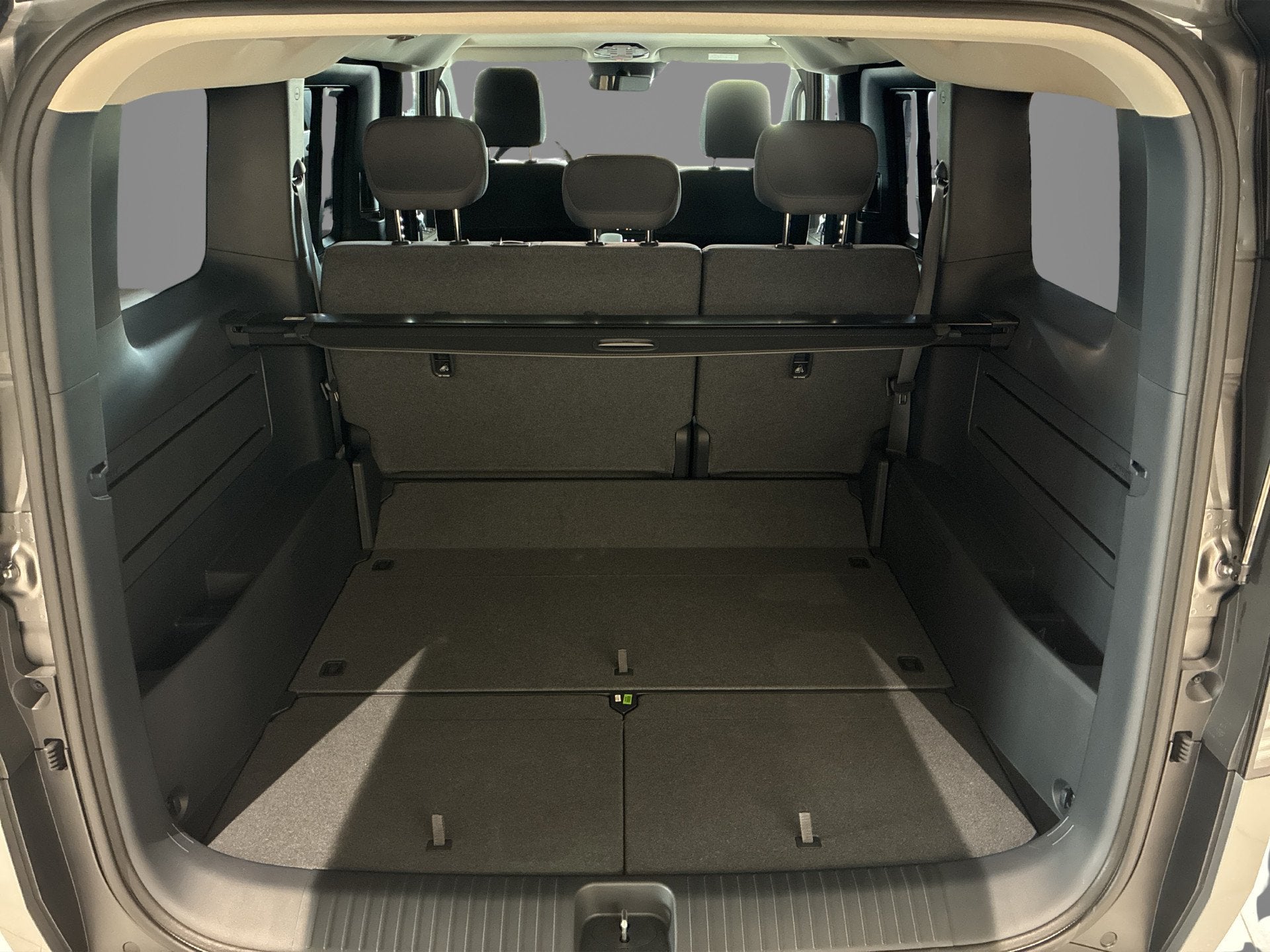 Kia PV5 Passenger Elite 71.2 kWh | Company Car | 10 Jaar Gar, 22 min, 163 pk, Grijs, 388 min