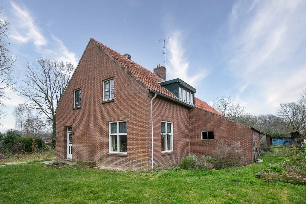 Te Koop: Woonboerderij op unieke locatie in Paarlo (Limburg), Limburg, 138 m², Verkoop zonder makelaar, 1500 m² of meer