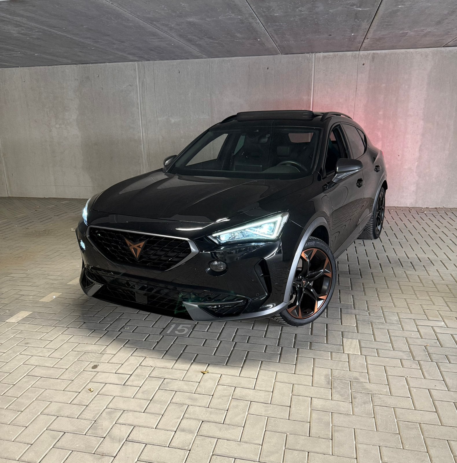 Cupra Formentor 1.4 e-Hybrid VZ Copper Edition PANO| CAMERA, 4 cilinders, Formentor, Leder en Stof, Zwart