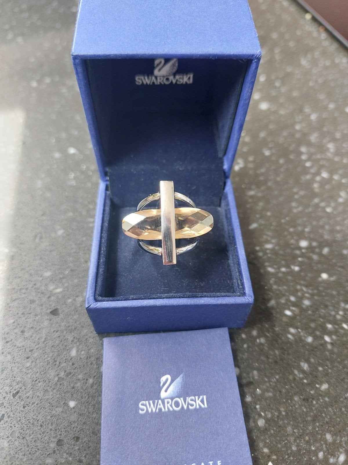 Swarovski ring met kristal, zo goed als nieuw, Sieraden, Tassen en Uiterlijk, Ringen, Met kristal, Overige materialen, Ophalen of Verzenden