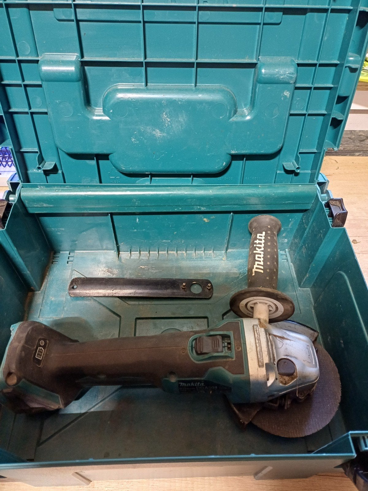 Makita DGA504 Accu Haakse Slijper 18V - Gebruikt, Ophalen of Verzenden