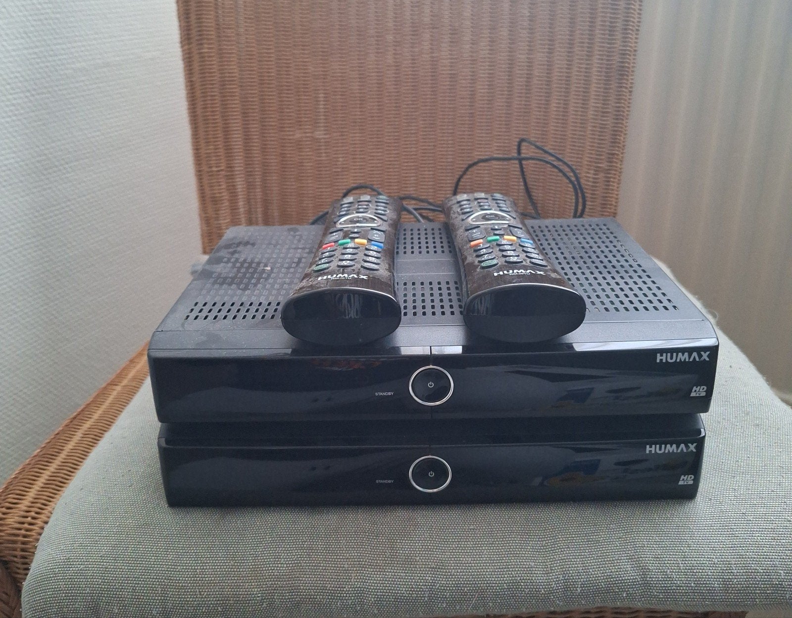 2x Humax HD Decoders met afstandsbediening, Ophalen of Verzenden, Gebruikt, Decoder