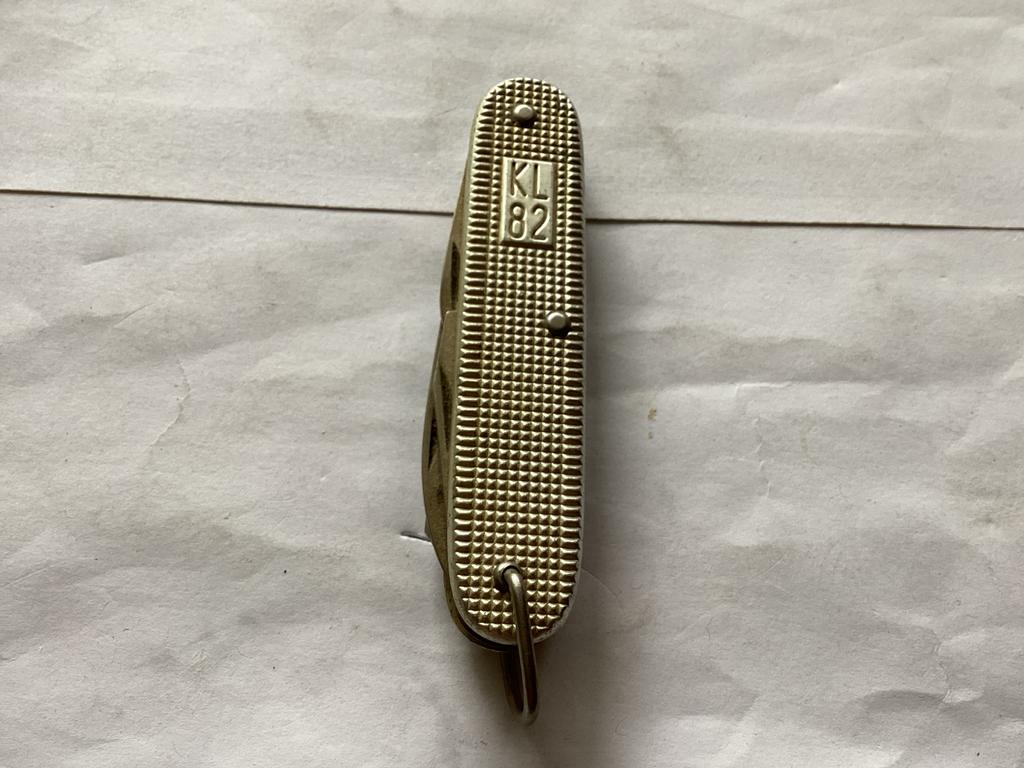 Vintage Zwitsers zakmes KL 82 - Militair zakmes, Verzamelen, Ophalen of Verzenden