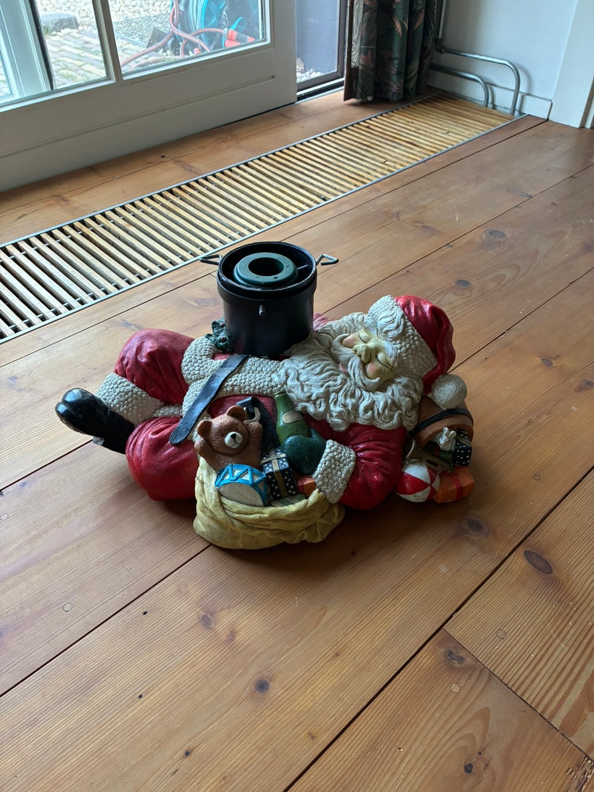 Oude kerstboom voet; liggende kerstman, Diversen, Ophalen of Verzenden, Zo goed als nieuw