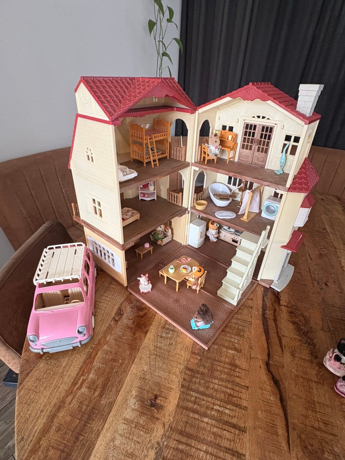 Uitgebreid sylvanian familie, Ophalen, Zo goed als nieuw, Poppenhuis