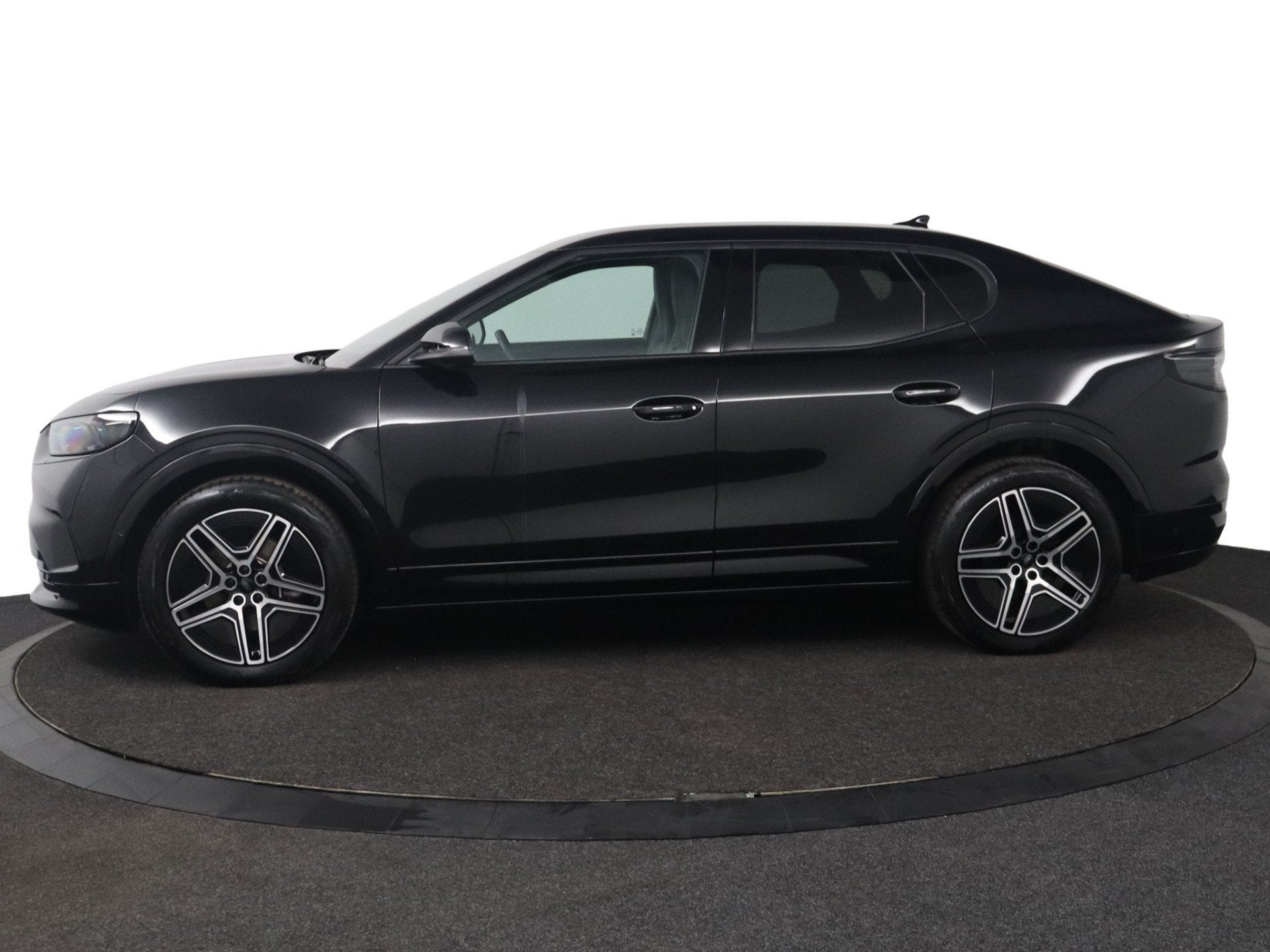 Ford Capri Premium Standard Range RWD 52 kWh | Warmte pomp |, Auto's, Dealer onderhouden, Achterwielaandrijving, Gebruikt, 190 pk