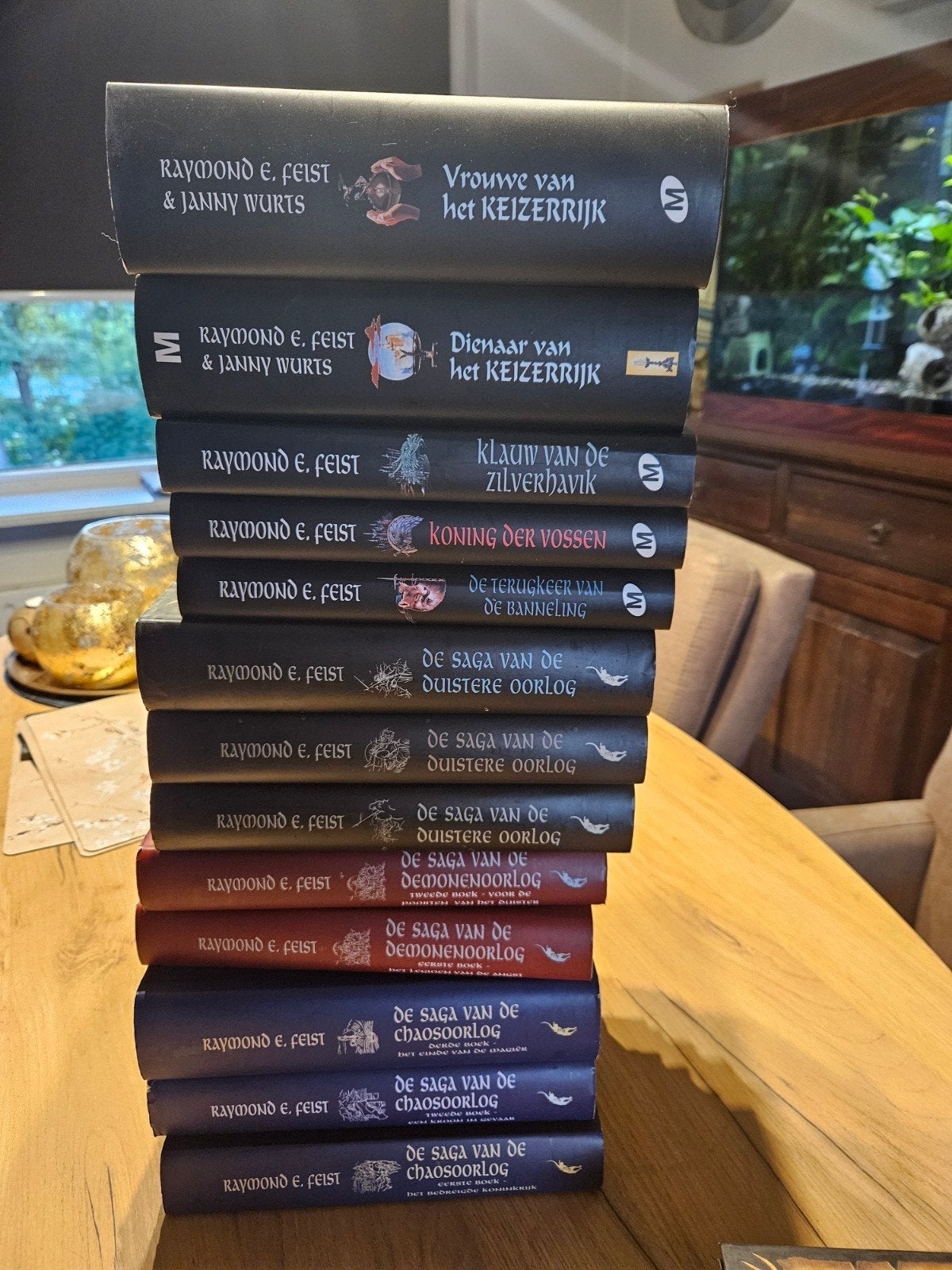 raymond.e feist, Boeken, Fantasy, Ophalen of Verzenden, Gelezen