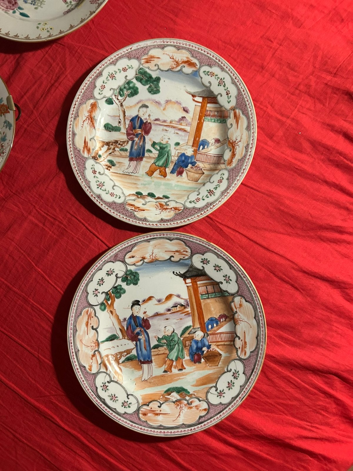 Paar Chinese Famille Rose Borden - Qianlong - 23 cm, Antiek en Kunst, Ophalen of Verzenden