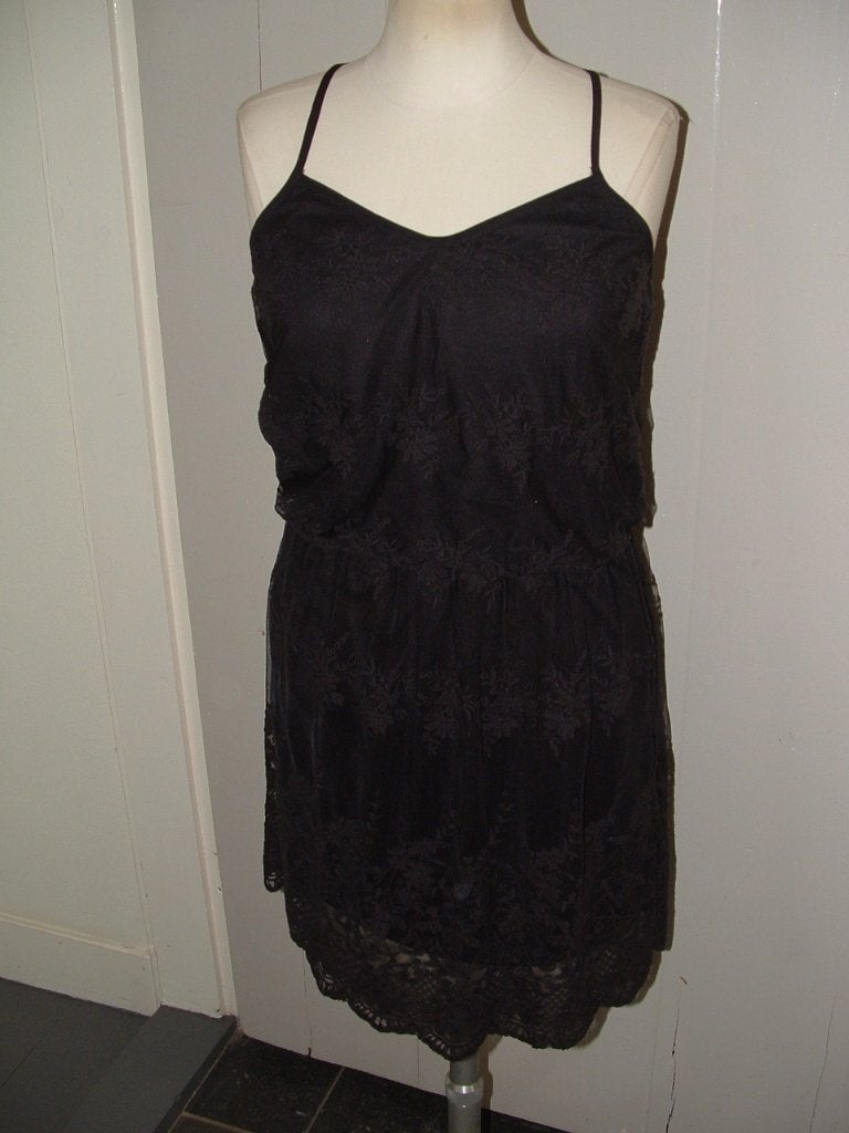 Vero Moda zwart kanten mini dress, korte jurk maat S, Vero Moda, Zwart, Ophalen of Verzenden, Zo goed als nieuw