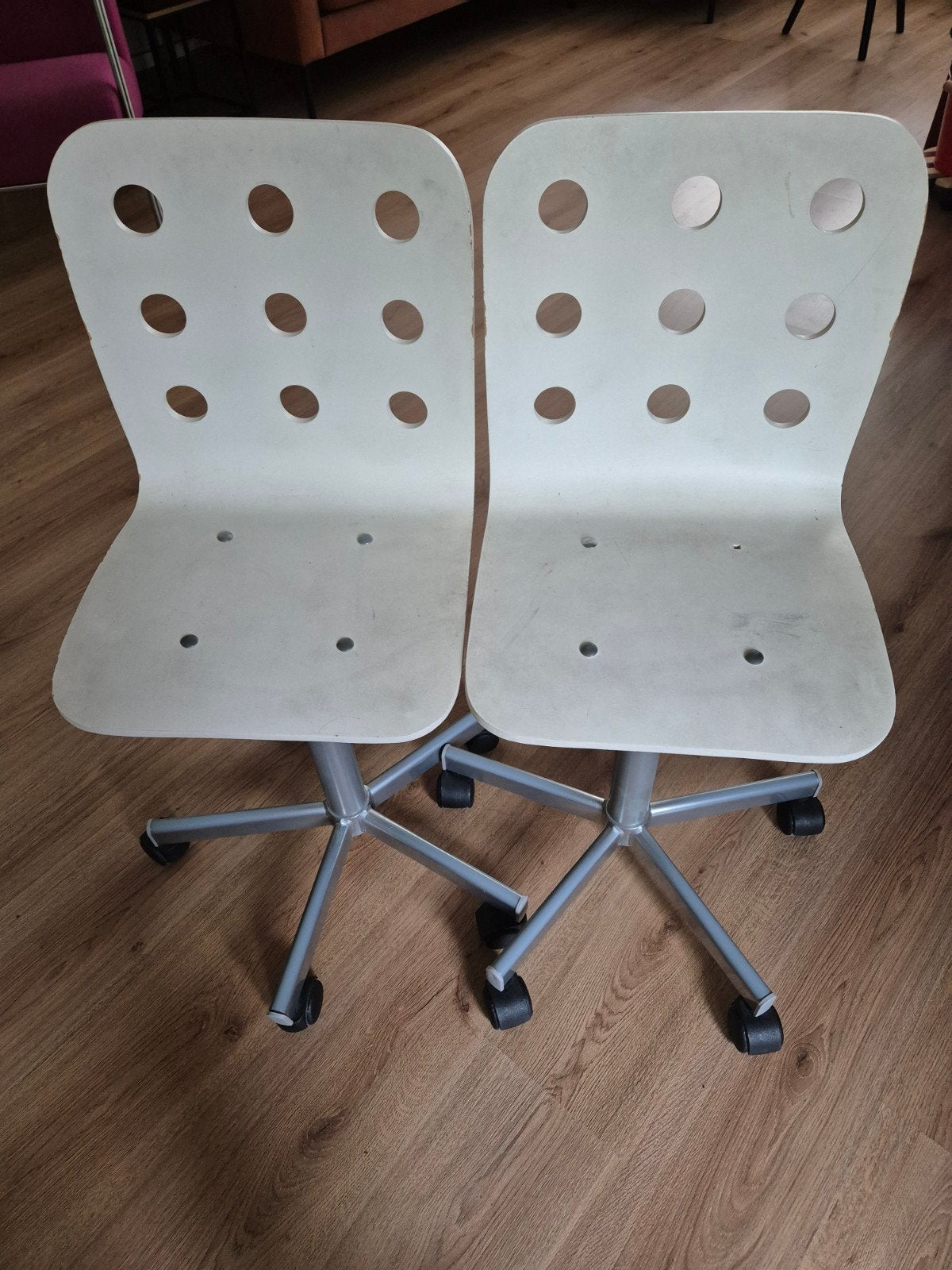 Set van 2 Witte bureau stoelen met wieltjes, Ophalen, Gebruikt, Wit, Bureaustoel