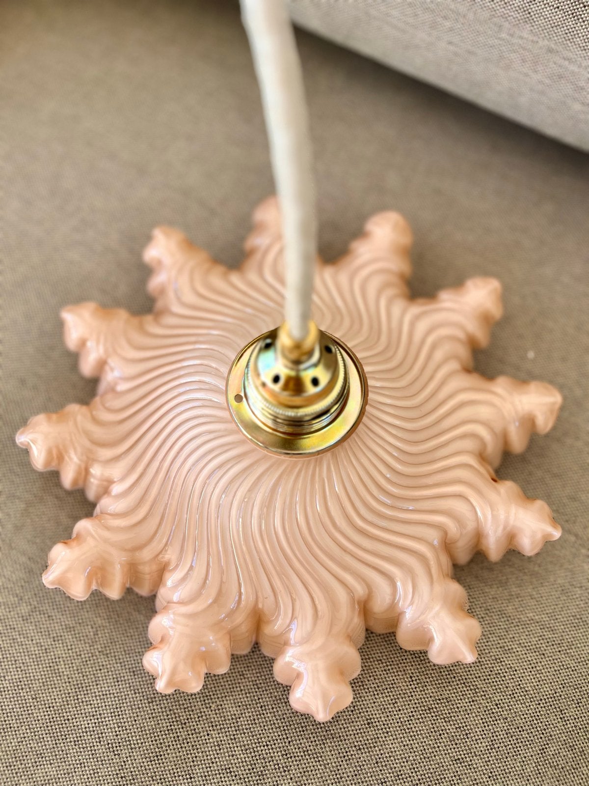 Peachy Pink: Art Deco Vintage hanglamp, Ophalen of Verzenden, Glas