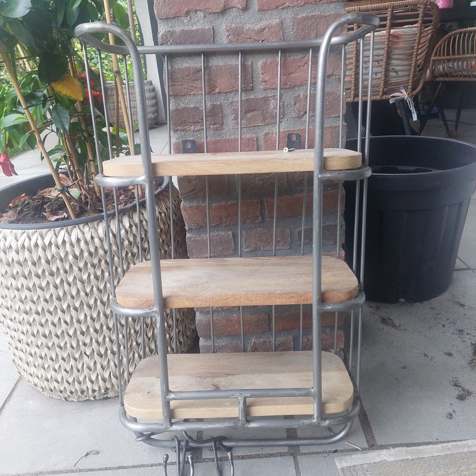 Wandrek met 3 houten planken en metalen frame, Ophalen, Zo goed als nieuw
