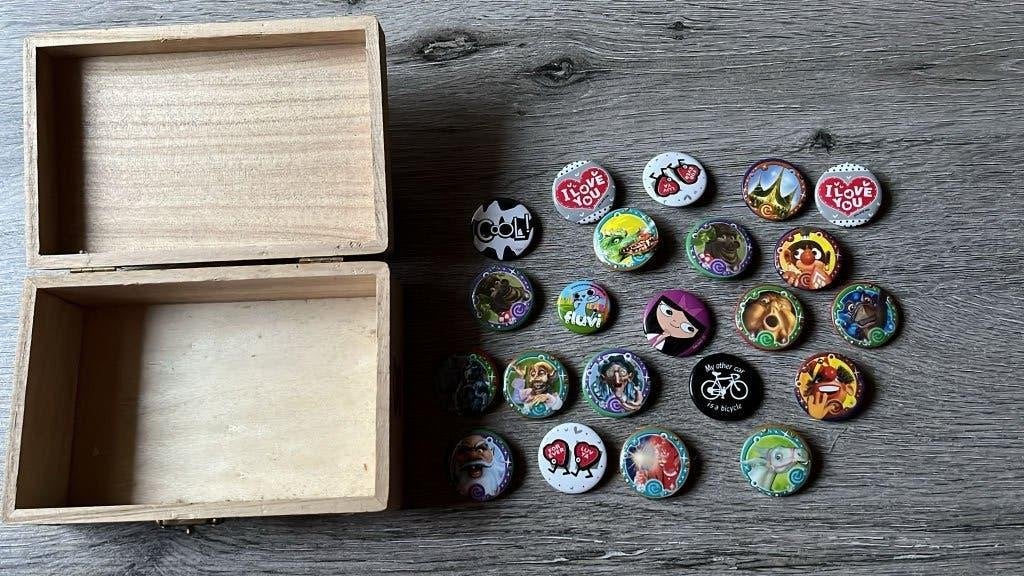 buttons, Ophalen of Verzenden, Gebruikt, Overige onderwerpen, Button