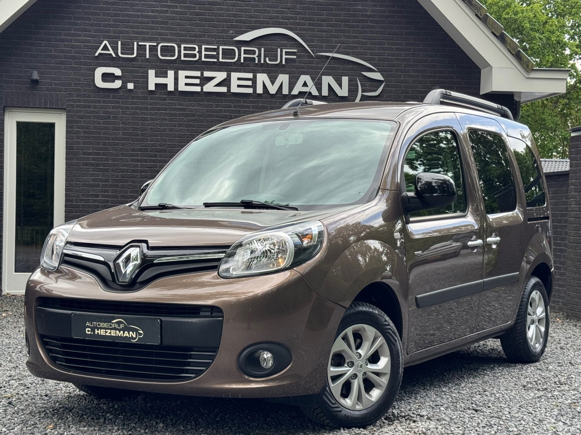 Renault Kangoo Family 1.2 TCe 1e eigenaar DealerOH Dakrails, Voorwielaandrijving, Stof, Gebruikt, Zwart