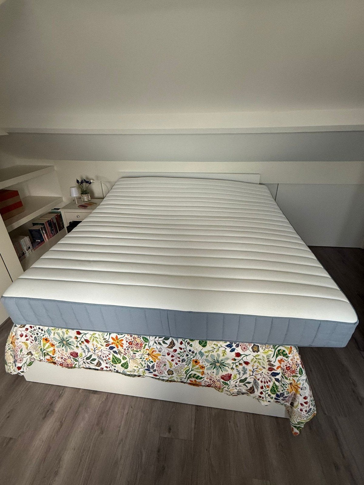 Zo goed als nieuw IKEA VALEVÅG matras 180x200cm, Huis en Inrichting, Slaapkamer | Matrassen en Bedbodems, Ophalen, Tweepersoons