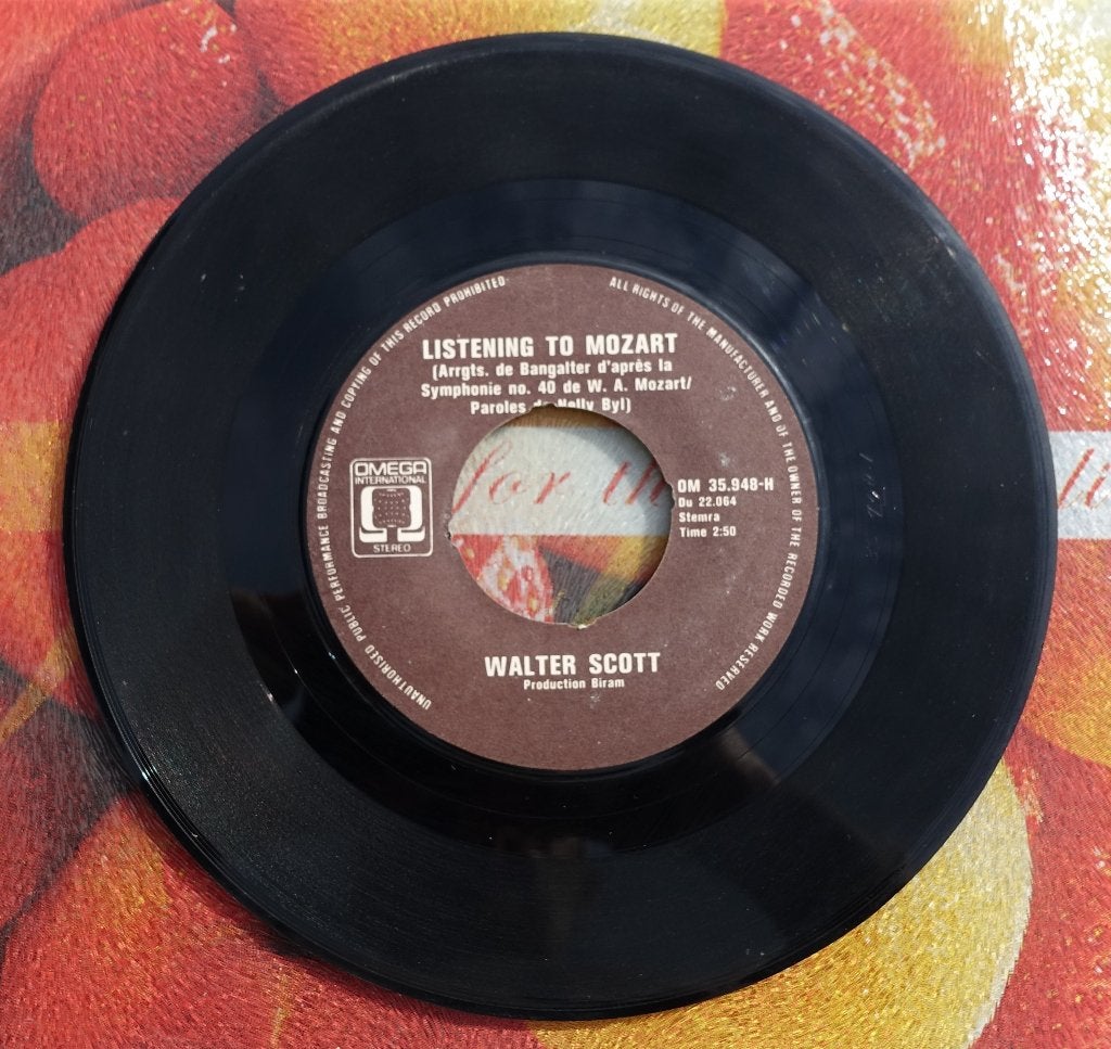 Walter Scott - Listening to Mozart 7 inch vinyl single, Gebruikt, 7 inch, Ophalen of Verzenden, Pop