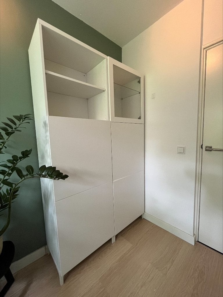 IKEA BESTÅ kast - boekenkast met vitrine – wit, Ophalen, 100 tot 150 cm, 200 cm of meer, 25 tot 50 cm