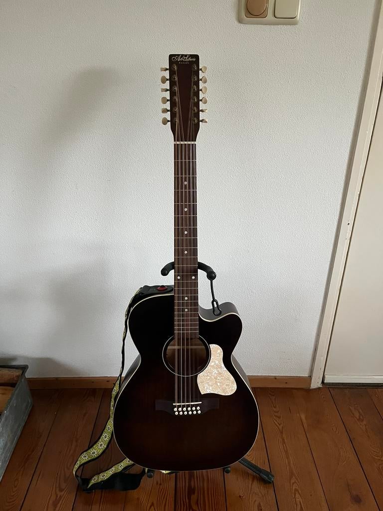 12 string Art&Lutherie Bourbon Burst, Muziek en Instrumenten, Snaarinstrumenten | Gitaren | Akoestisch, Zo goed als nieuw, Western- of Steelstringgitaar