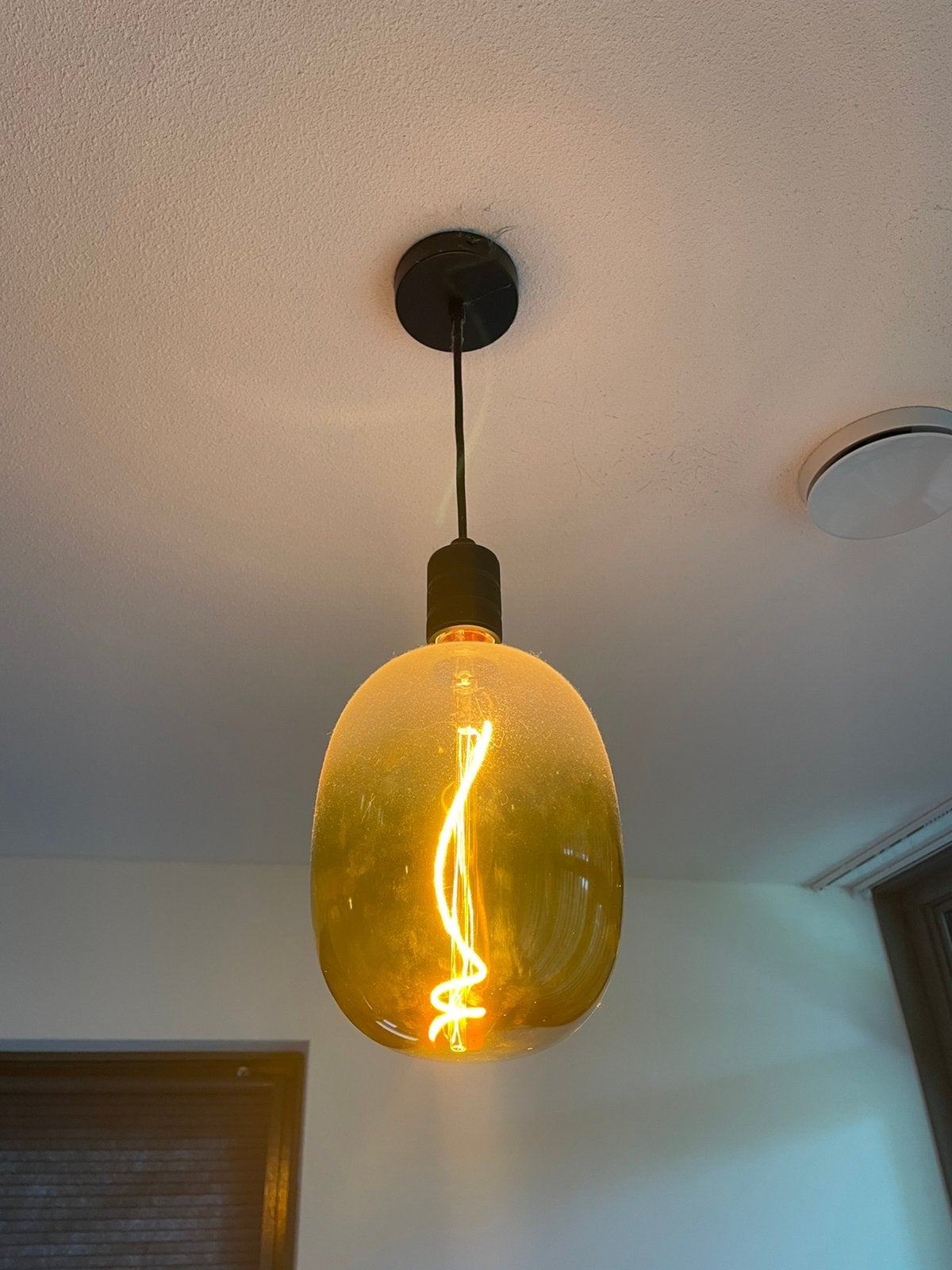gekleurd glazen hanglamp funky, Huis en Inrichting, Lampen | Hanglampen, Ophalen of Verzenden, Minder dan 50 cm, Retro, Glas
