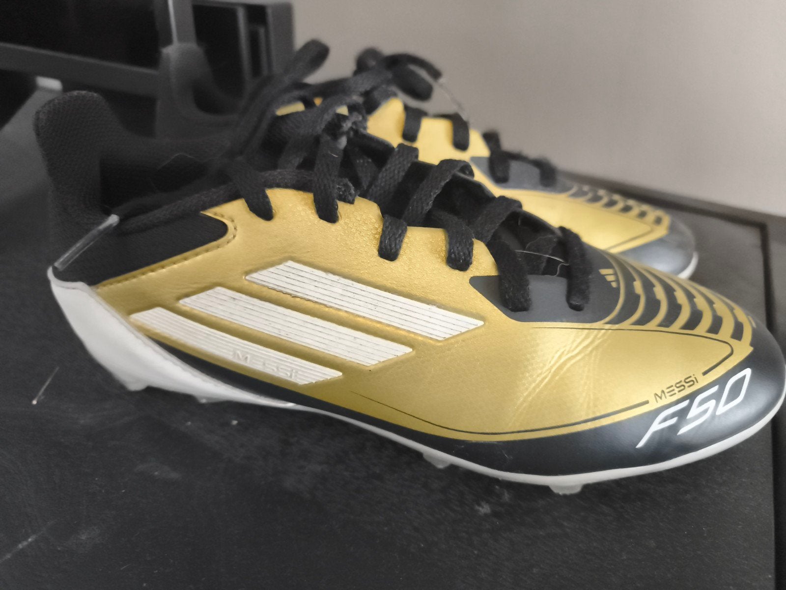 Adidas Messi F50 voetbalschoenen - Maat 36, Maat XS of kleiner, Ophalen of Verzenden, Zo goed als nieuw, Schoenen