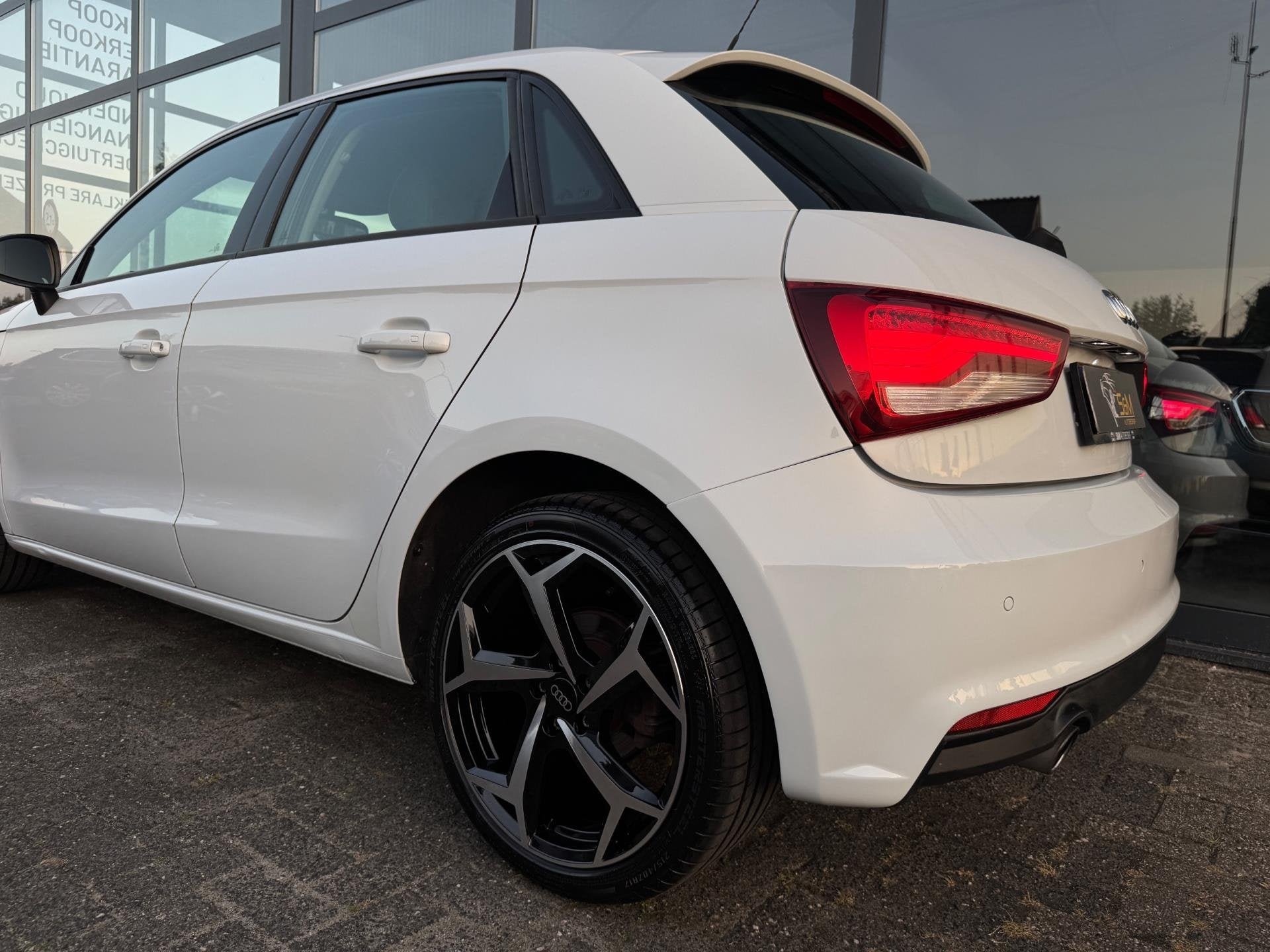Audi A1 SPORTBACK 1.0 TFSI Adrenalin, 4 stoelen, Leder, Bedrijf, Bi-Xenon koplampen