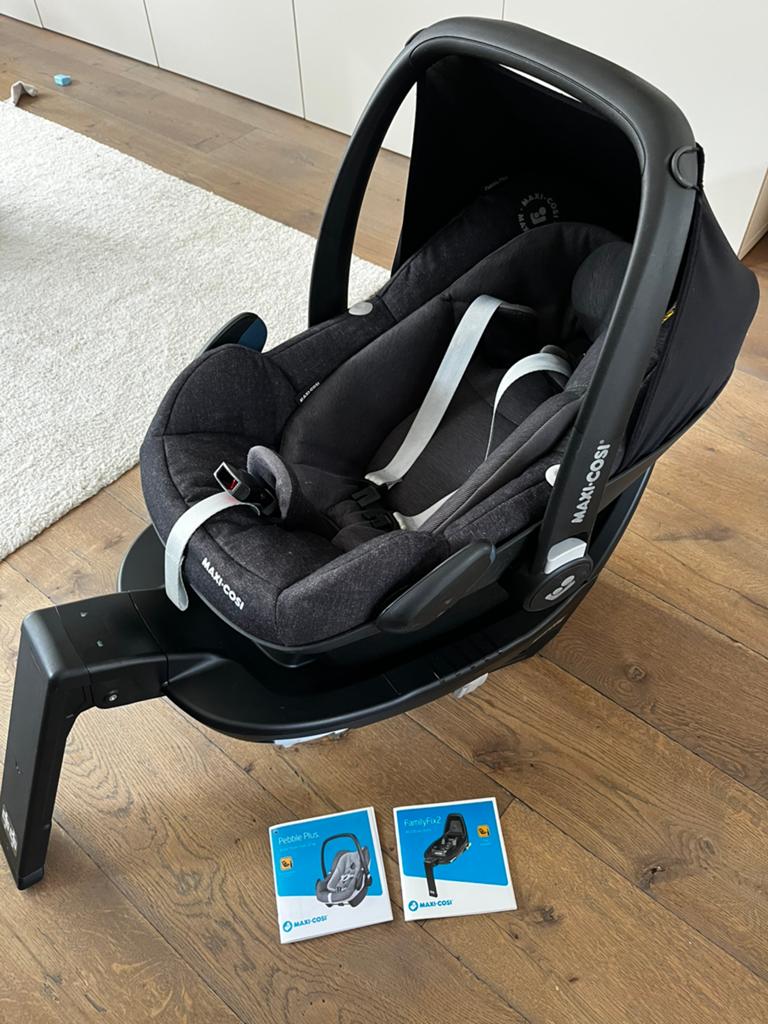 Maxi-Cosi Pebble Plus + FamilyFix 2 + Meyco voetenzak, Ophalen, Gebruikt, Isofix, 0 t/m 13 kg