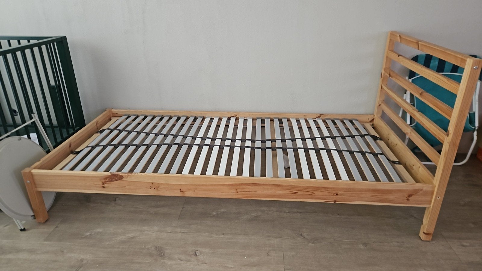 GRATIS Eenpersoonsbed met goede lattenbodem, Ophalen, Gebruikt, 90 cm, Eenpersoons