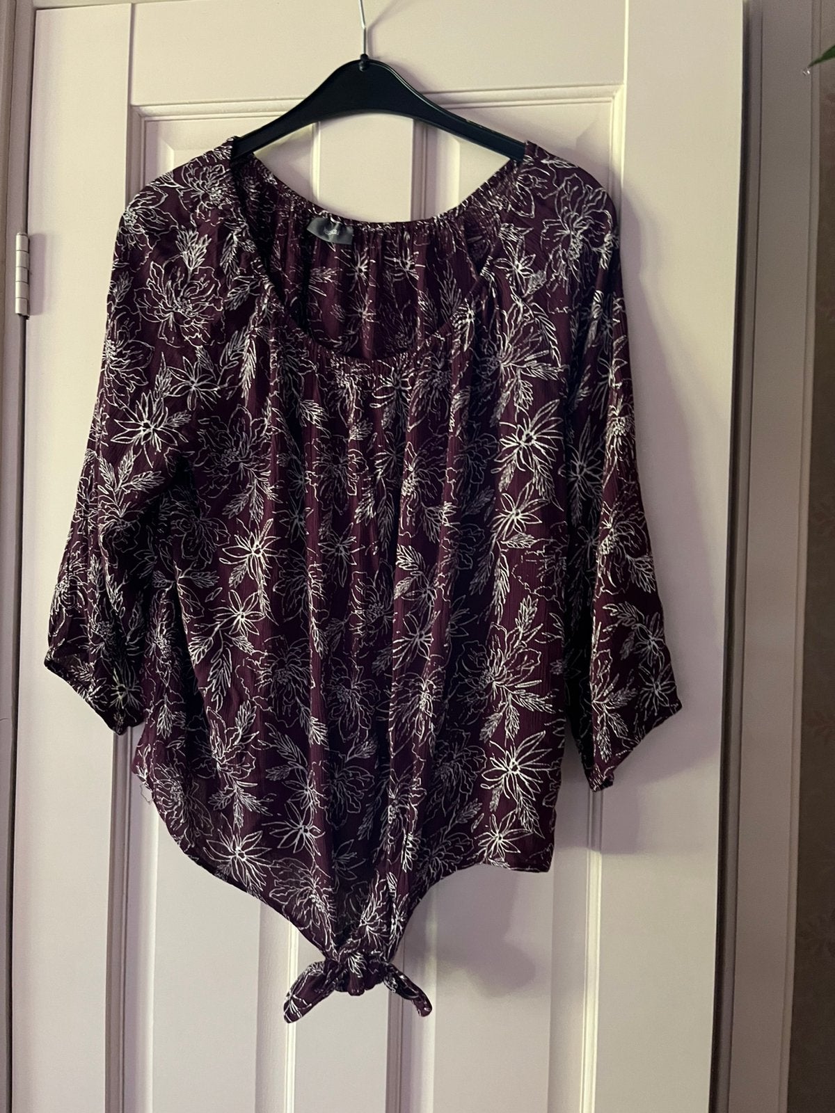 Blouse met driekwart mouwen (kleur is wijnrood/paars), Verzenden, Zo goed als nieuw, Maat 42/44 (L), Paars