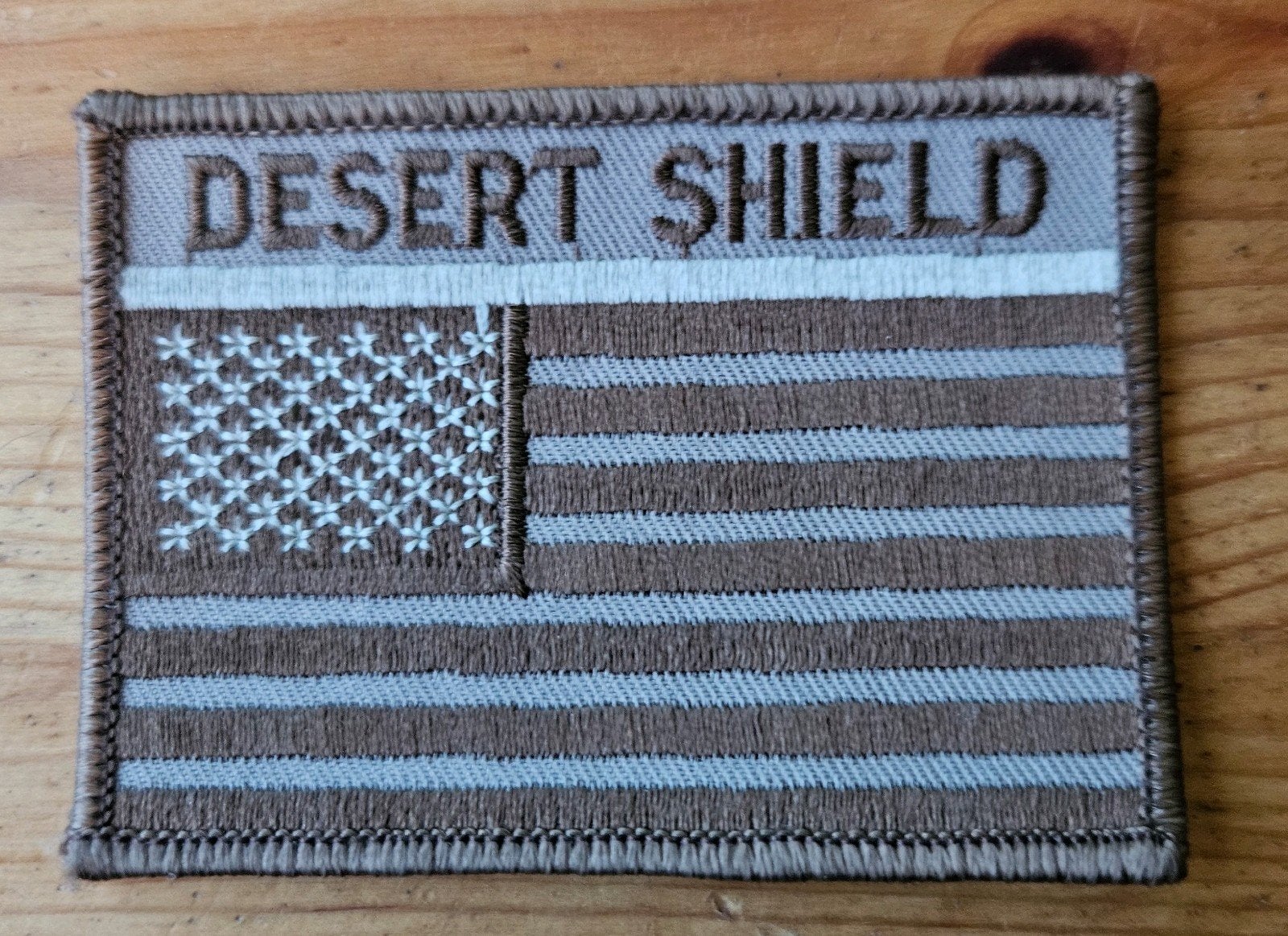 US badge Desert  Shield, Ophalen of Verzenden, Landmacht, Amerika, Embleem of Badge