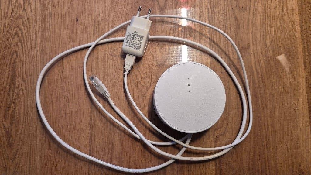 Ikea TRÅDFRI Hub incl. netwerkkabel en adapter, Ophalen of Verzenden, Zo goed als nieuw, Router, IKEA