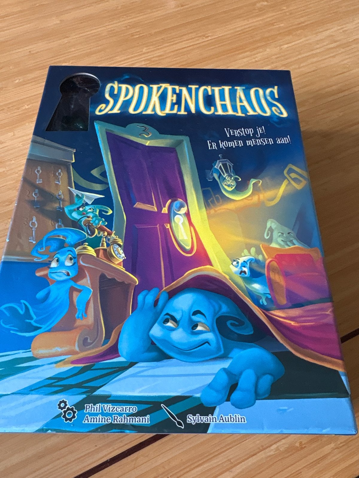 Spokenchaos bordspel - Verstop je voor de mensen!, Drie of vier spelers, Ophalen of Verzenden, Zo goed als nieuw