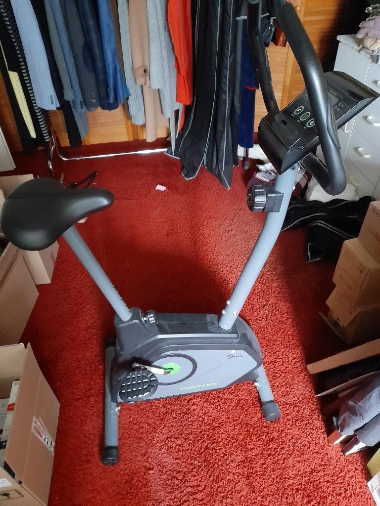 Tunturi Hometrainer - Perfect voor thuisworkouts, Sport en Fitness, Ophalen, Gebruikt, Metaal, Benen